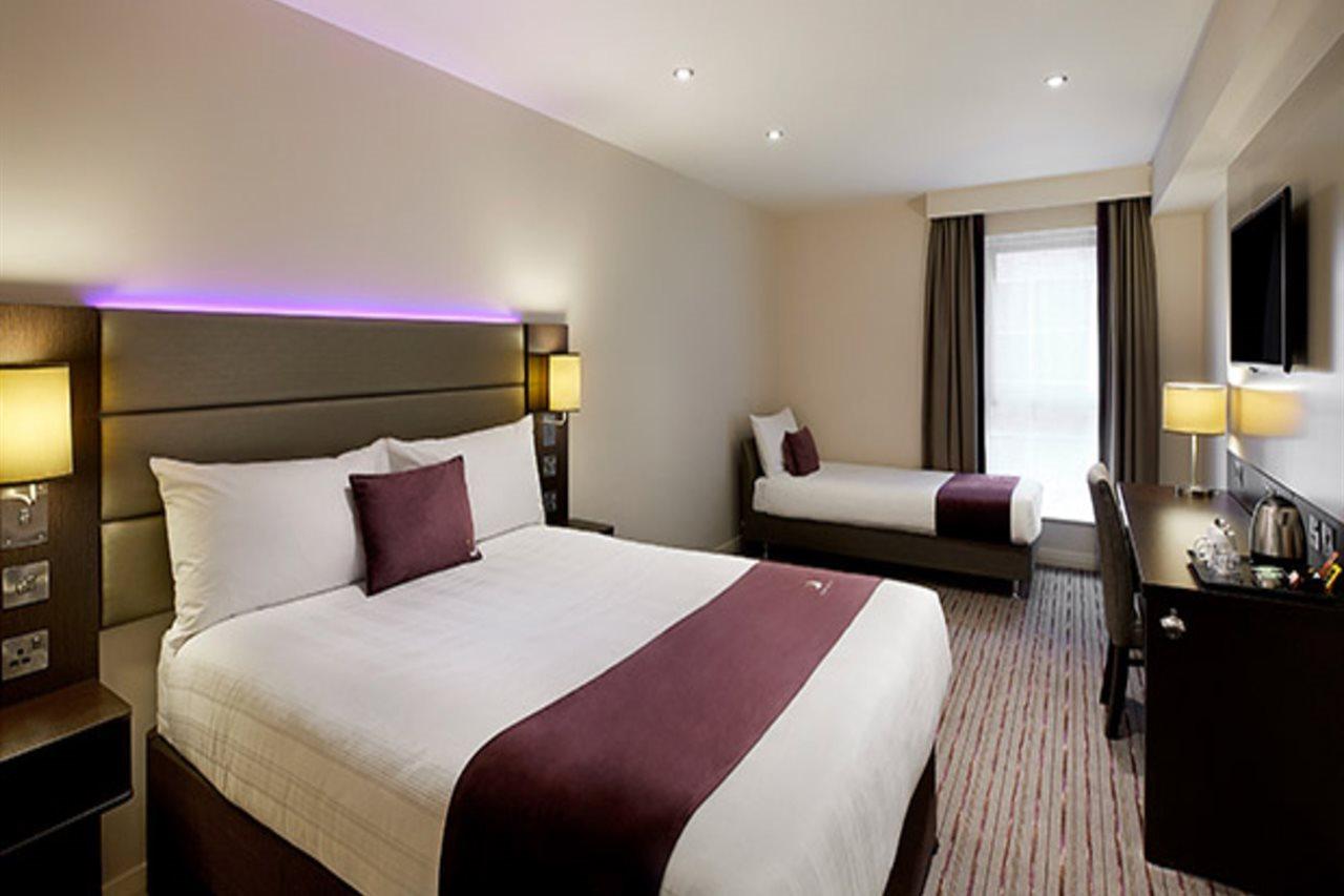 Premier Inn Горшам Екстер'єр фото