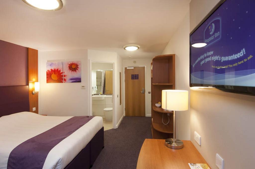 Premier Inn Горшам Екстер'єр фото